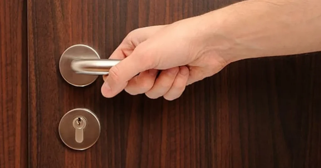 core-spiritual-meanings-of-doors-opening-by-themselves